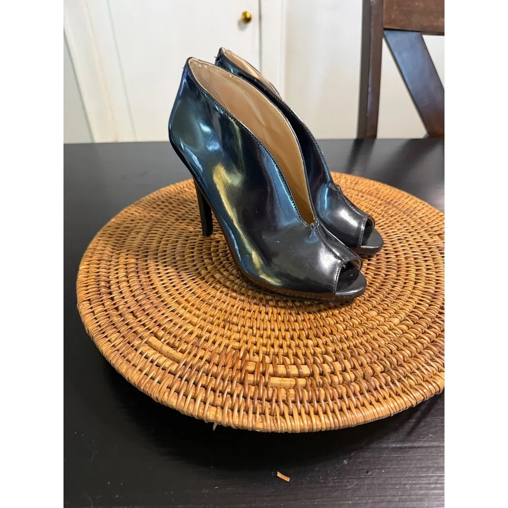 BCBGeneration Black Patent Peep Toe Stiletto Shooties Ankle Boots Size 6B/36
